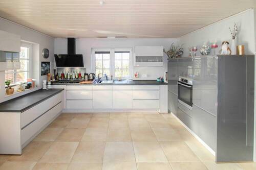 neuwertige Küche - 