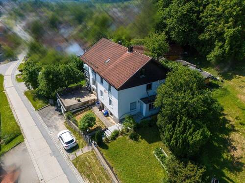 Vogelperspektive - 8 Zimmer Mehrfamilienhaus, Wohnhaus zum Kaufen in Tiefenbach