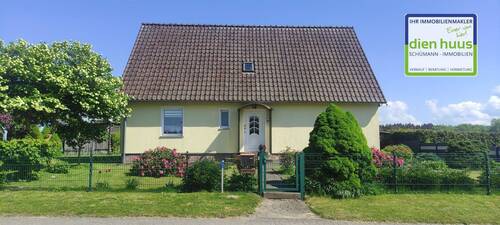 Einfamilienhaus mit weitläufigem Grundstück in Ostseenähe - 