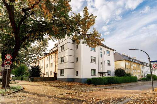 Außenansicht - Kreuzviertel-Rarität: Exklusive Erdgeschosswohnung mit privatem Garten und 2 Stellplätzen