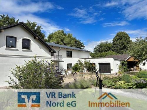 Ansicht aus dem Vorgarten - Charmantes Landhaus mit viel Platz auf einzigartigem Grundstück