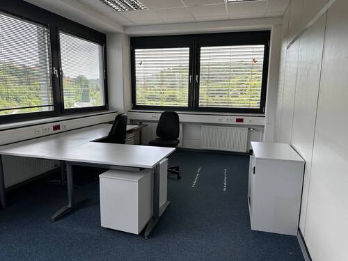 01_IMG_5395.jpg - Büro Praxisräume Gewerbefläche Lagerräume