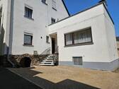 Interessantes Anwesen mit 2 Stellplätzen - Reihenendhaus in Klotten