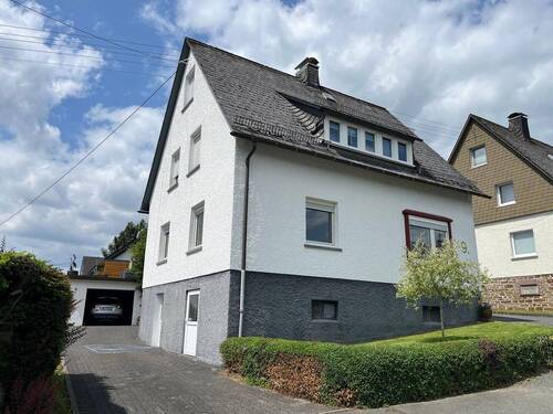 Hausansicht - 5 Zimmer Einfamilienhaus in Wilnsdorf