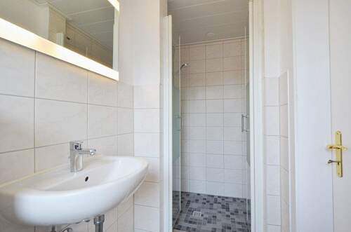 mit eingelassener Dusche - 