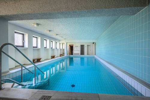 Schwimmbad im Keller - 