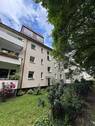 Hausansicht - Renovierte 2,5 Zimmerwohnung mit Balkon in Ahrensburg