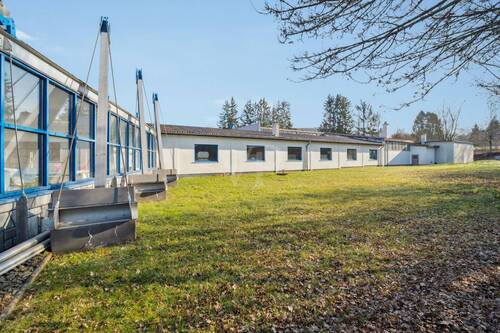 Rückseite Liegenschaft - 