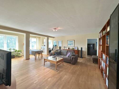 Wohnzimmer - 2 Zimmer Etagenwohnung zum Kaufen in Winsen (Luhe)