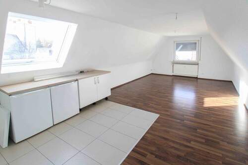 Wohn und Esszimmer - 2 Zimmer Einfamilienhaus in Böblingen