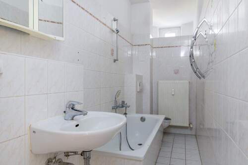 Bad - Etagenwohnung mit 59,00 m&sup2; in Berlin zum Kaufen