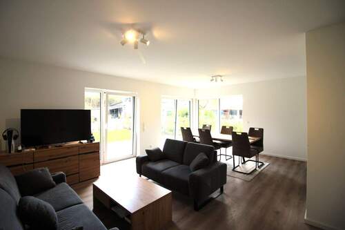 Wohnzimmer - 4 Zimmer Doppelhaushälfte in Stade