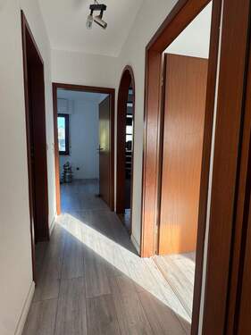 Flur vor den Schlafzimmern im EG - 