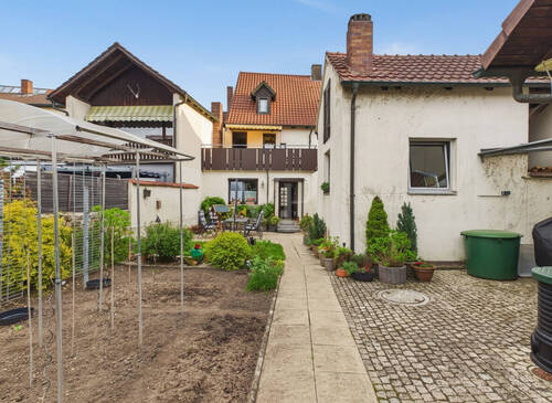 Garten und Rückansicht - 