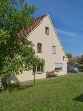 Haus, von süd-west - Kleine Kostbarkeit in Franken - mit Feld, Wald und Wiesen