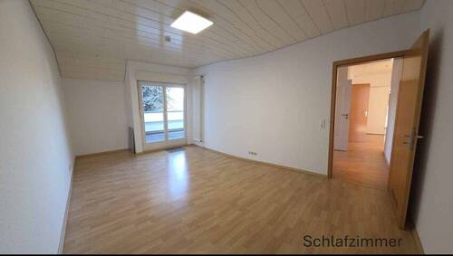Schlafzimmer 1 Blick zur Tür - 