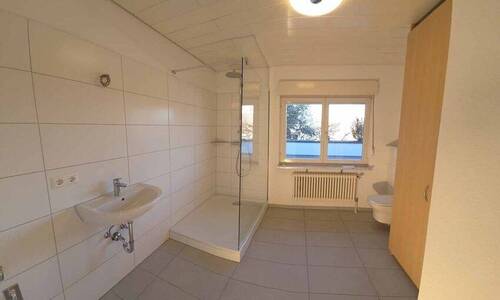 Badezimmer kompl. saniert August 25 - 