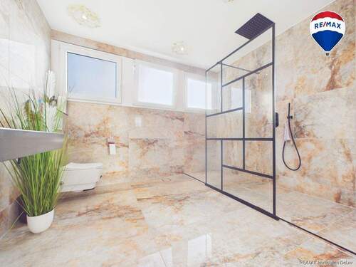 REMAX Immobilien DeLux Einfamilienhaus Badezimmer Saarlouis Mark Borowicz - 