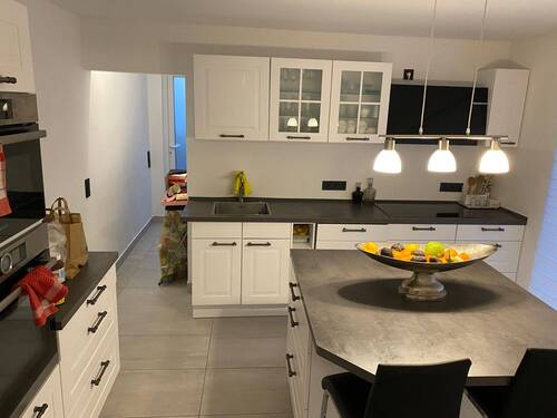 küche.jpg - Mehrfamilienhaus, Wohnhaus mit 165,00 m&sup2; in Villingen-Schwenningen zum Kaufen