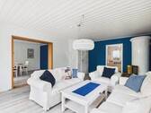 Wohnbereich mit Blick in das Esszimmer/ Küche - 