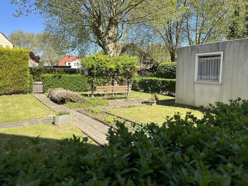 sonniger Garten - 
