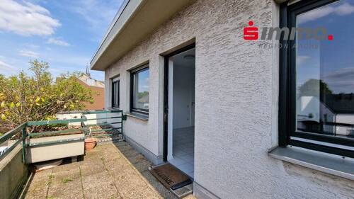 Titel - Penthousefeeling inklusive! Bezugsfreie 3-Zimmerwohnung mit großer Loggia in Herzen von Kohlscheid