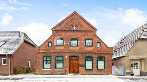 Außenansicht 2 - Denkmalgeschütztes Mehrfamilienhaus mit Vermietung und freier Dachgeschosswohnung