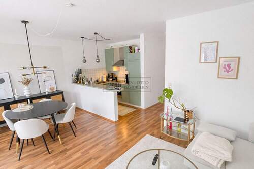 Essbereich und offene Küche - Ankommen, wohlfühlen, Zukunft gestalten.