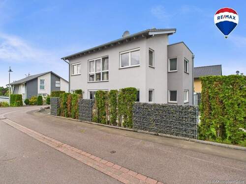 RE/MAX Immobilien DeLux Haus Konz - Roscheider Hof - 