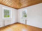 Kinderzimmer/ Büro/ Esszimmer - 