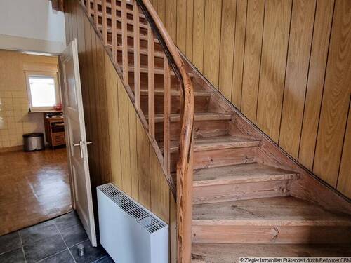 12 EG Treppenaufgang - 