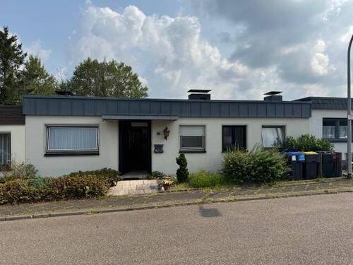 Bild1 - großzügiges Einfamilienhaus in toller Lage mit Ausblick