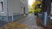 Einfahrtsbereich zum Grundstück - 2 Zimmer Etagenwohnung in Weimar