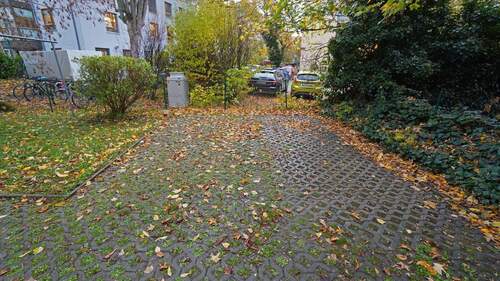 Der zugehörige PKW-Stellplatz muss für 35€ pro Monat mit angemietet werden - Etagenwohnung mit 43,60 m² in Weimar zur Miete