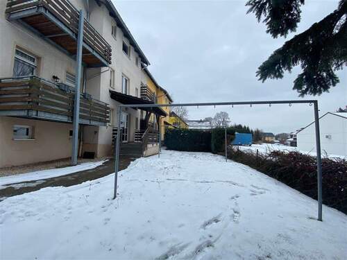 Hof mit Trockenplatz - 