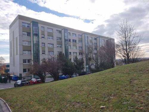 Vorderansicht - 3 Zimmer Etagenwohnung zum Kaufen in Crimmitschau