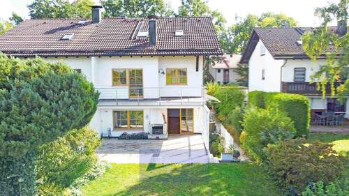 Front 2 - 6 Zimmer Doppelhaushälfte in Hohenbrunn