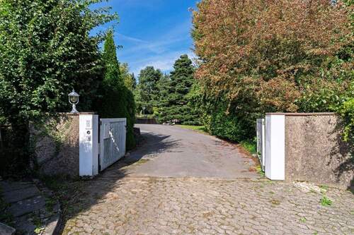 Einfahrt - 8 Zimmer Einfamilienhaus in Borgholzhausen