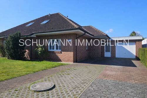 Walmdachbungalow mit Garage - Moderner Bungalow mit ausbaufähigem Walmdach in Sackgassenlage