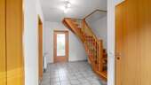 Flur_2 - 4 Zimmer Reihenendhaus in Leer