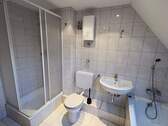 Bad mit Dusche - 