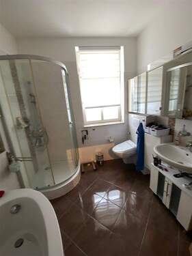 Tageslichtbad - 2 Zimmer Etagenwohnung in Weimar