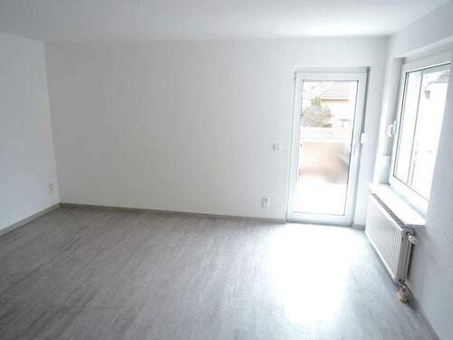 Geräumiges Schlafzimmer mit Zugang Balkon - 