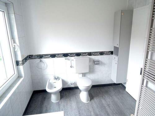 Toilette und Bidet - 