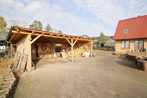 großes Carport - 