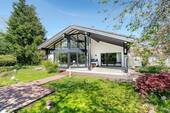 Blick vom Garten zum Haus - 