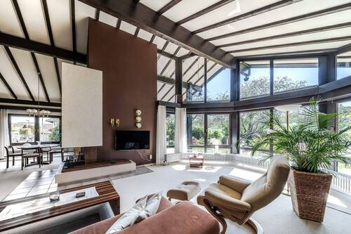 Beeindruckende Architektur - Einfamilienhaus mit 257,00 m&sup2; in Neu-Anspach zum Kaufen