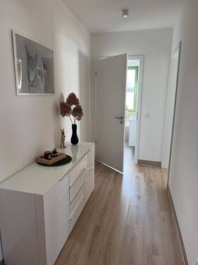 Flur - Etagenwohnung mit 89,20 m&sup2; in Pirna zum Kaufen