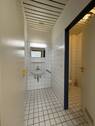 Badezimmer mit Toilette - 