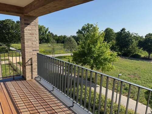 Ausblick von der Loggia in die Parkanlage - 